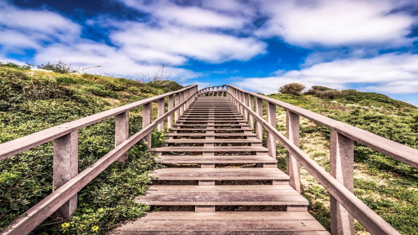 キャリアを築きたい介護職の方へ！正社員になれる求人の見つけ方